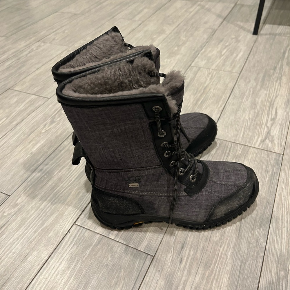 UGG Women's Gray Winter Snow Boots with Shearling Lining